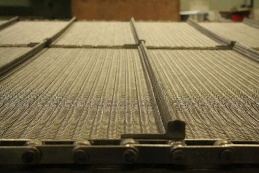 Nastri trasportatori larioreti: movimetazione a passo multiplo